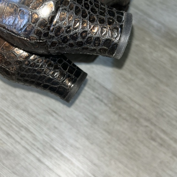 Stuart Weitzman Shiny Dark brown snakeskin heels - Picture 8 of 8